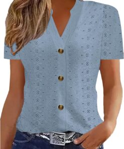 Camisas huecas con ojales para mujer, blusas de verano de manga corta con cuello en V, casual, ajustadas, elegantes, con botones, para vacaciones, playa, 2025