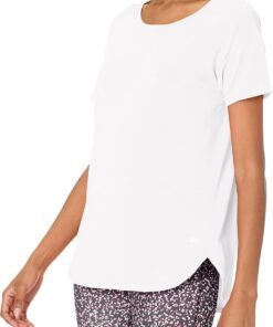Amazon Essentials Mujer Camiseta Studio ligera, holgada y con cuello redondo (disponible en tallas grandes)