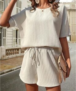Conjunto corto de dos piezas con cuello redondo para mujer, camiseta de manga corta con cordón y pantalones cortos